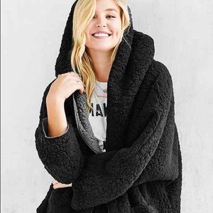 Ecote Fuzzy Reversible Jacket Black/Grey OS